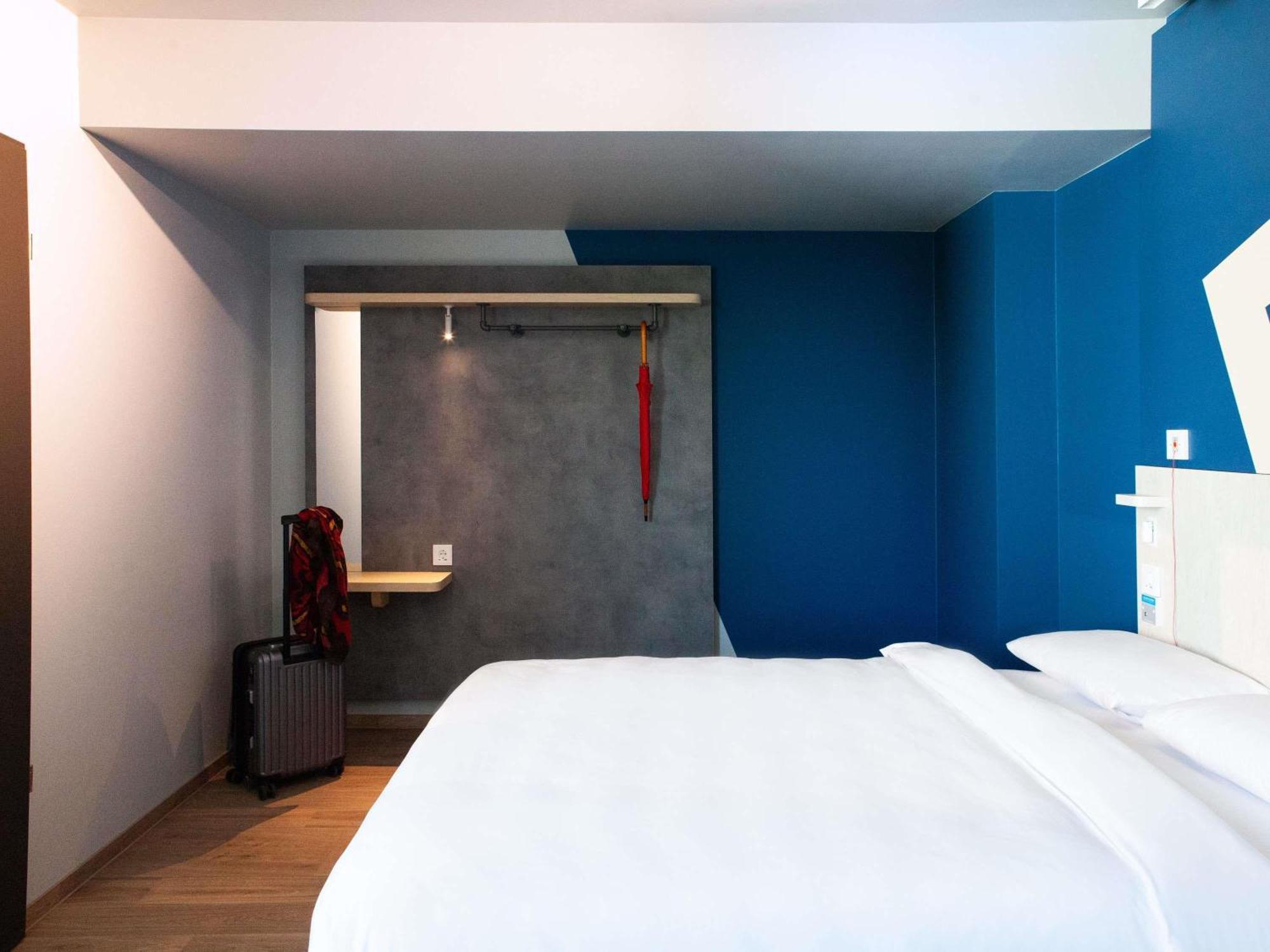 Ibis Budget Hotel Berlin Airport — Photos 1